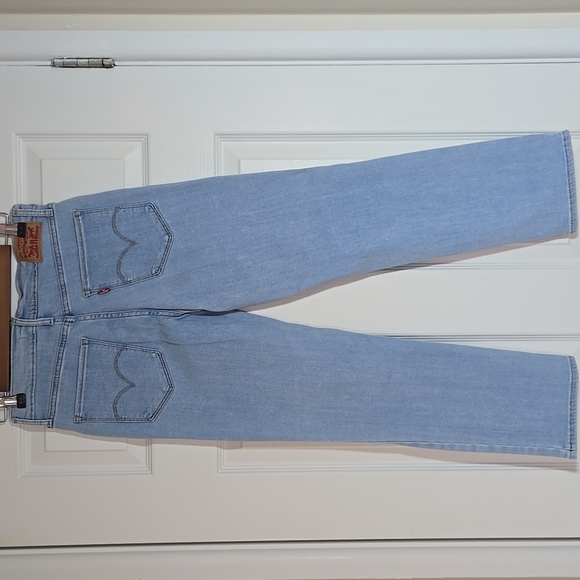 Leviās 724 High-Rise Straight Crop Jeans Light Wash Distressed Size 27 - Picture 6 of 17